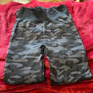 black camouflage leggings